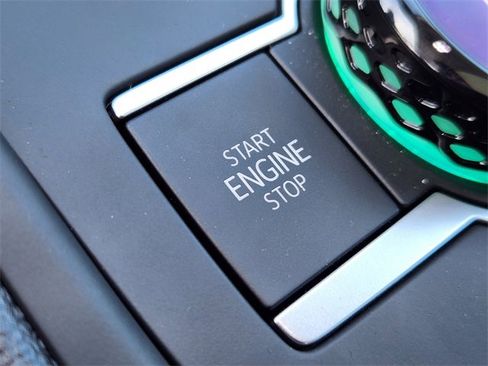 New 2026 Volkswagen Tiguan SE image 18