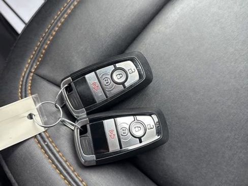 Used 2023 Ford Bronco Badlands image 29