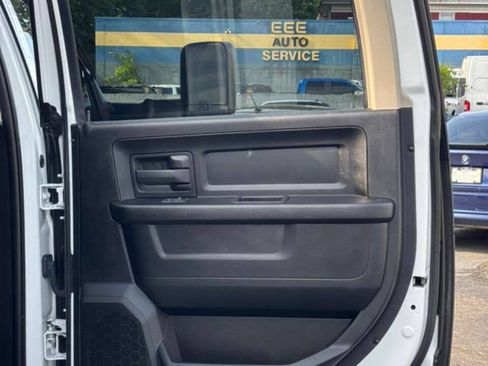 Used 2018 RAM 2500 Tradesman w/ Chrome Appearance Group AWD/4WD image 15
