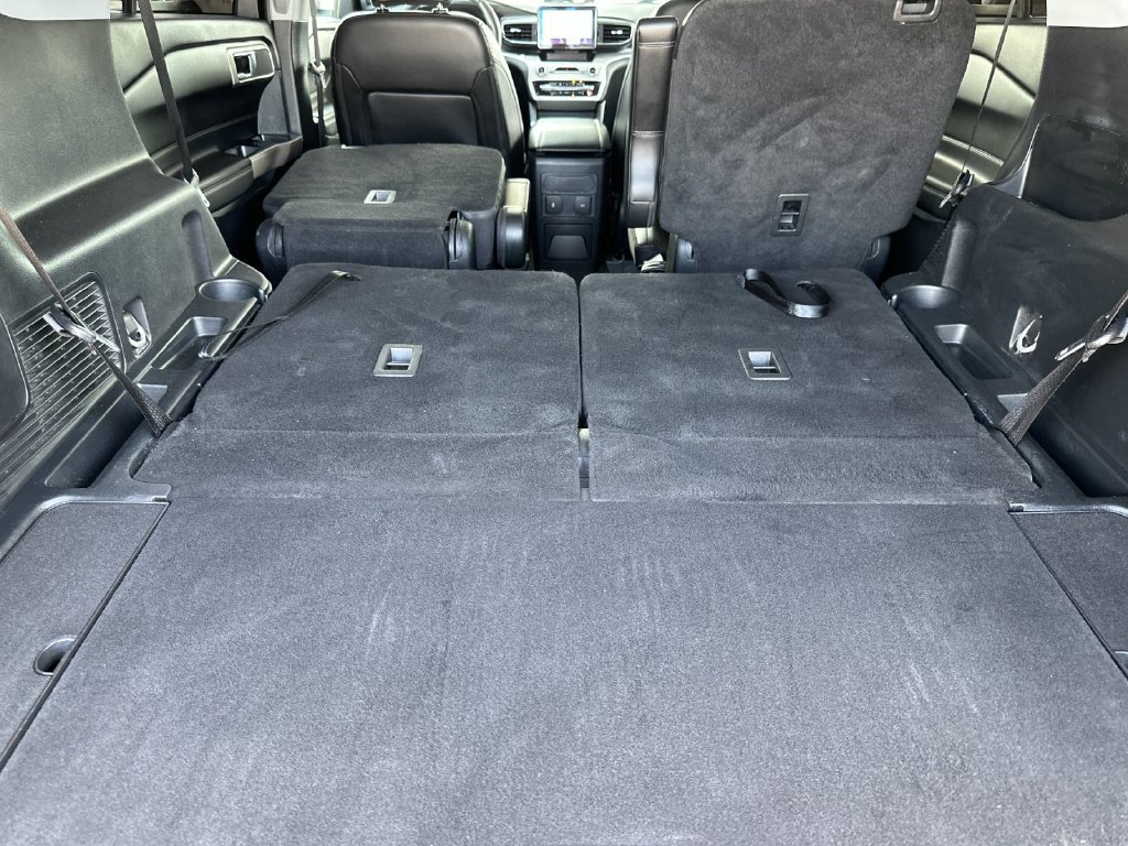 Certified 2024 Ford Explorer XLT w/ Equipment Group 202A RWD image 15