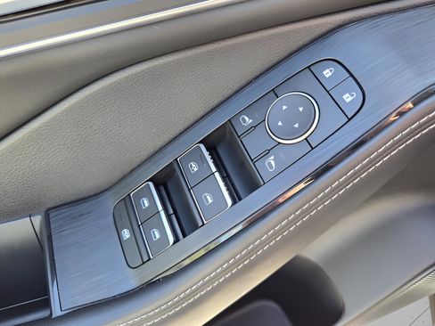 Certified 2024 Nissan Rogue Platinum image 34