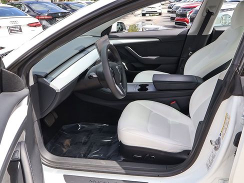 Used 2023 Tesla Model 3 Standard Range RWD image 29
