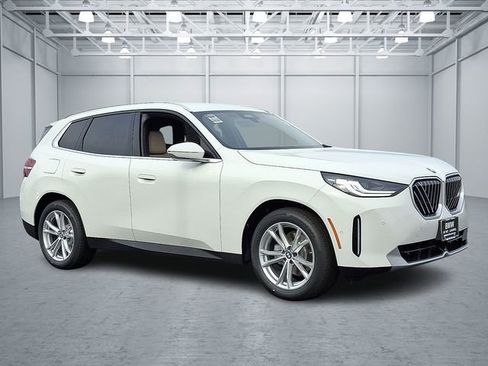 Certified 2025 BMW X3 xDrive30i image 3