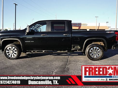 Used 2022 Chevrolet Silverado 2500 Custom w/ Custom Convenience Package image 2