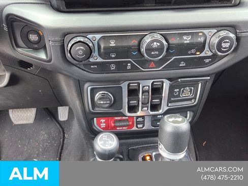 Used 2025 Jeep Wrangler Unlimited Rubicon AWD/4WD image 19