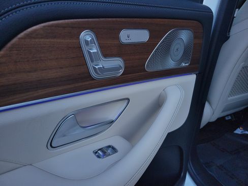 Certified 2025 Mercedes-Benz GLS 580 4MATIC image 12