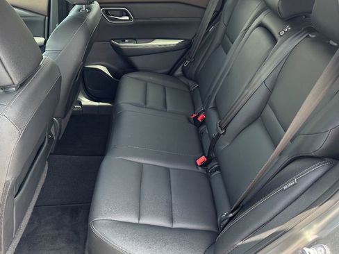 Used 2021 Nissan Rogue SL image 14