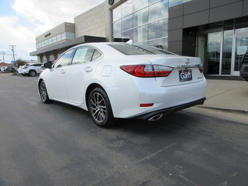 Used 2017 Lexus ES 350 w/ Navigation System Package FWD image 5
