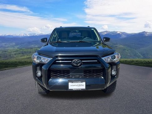 Certified 2022 Toyota 4Runner SR5 Premium w/ Moonroof Package AWD/4WD image 9