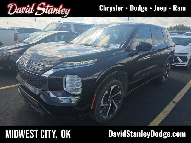 Used 2024 Mitsubishi Outlander SE Black Edition AWD/4WD image 1