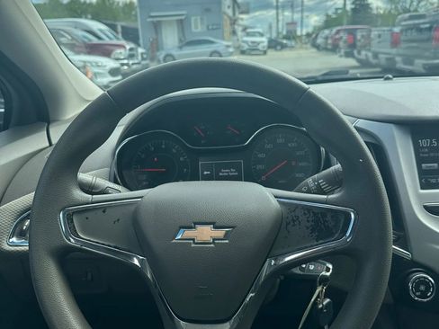 Used 2018 Chevrolet Cruze LS FWD image 13