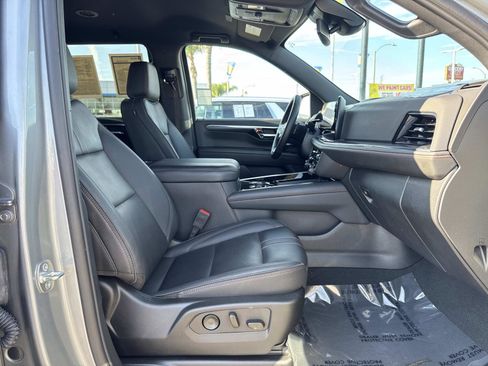 Used 2025 Chevrolet Tahoe RST image 31