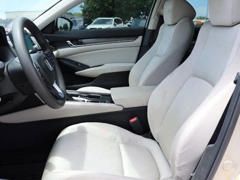 Used 2018 Honda Accord LX image 13