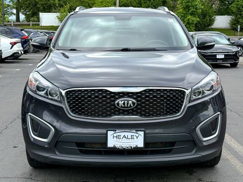 Used 2018 Kia Sorento AWD image 2