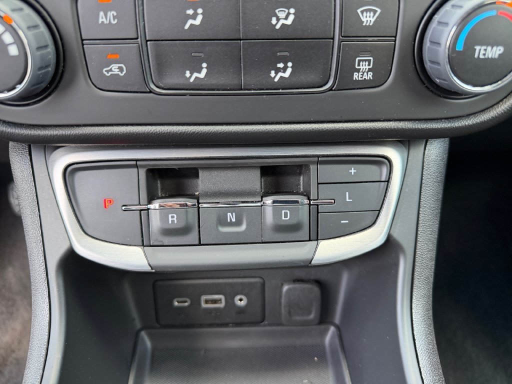 Used 2024 GMC Terrain SLE AWD/4WD image 21