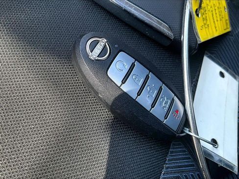 Used 2025 Nissan Versa SV FWD image 12