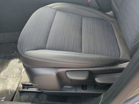 Used 2025 Buick Envista Preferred w/ Convenience II Package FWD image 18