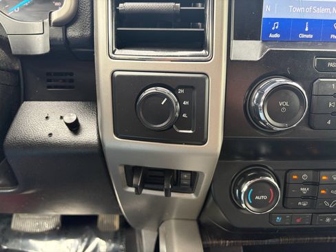 Used 2020 Ford F250 Lariat w/ Chrome Package image 29