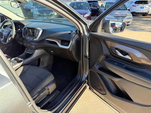 Used 2019 GMC Terrain SLE w/ Driver Convenience Package image 18