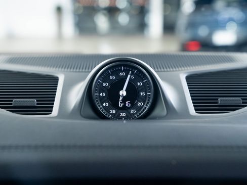 Used 2024 Porsche Cayenne Turbo image 19