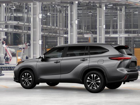 New 2026 Toyota Highlander XLE image 5
