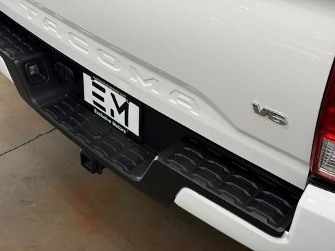 Used 2018 Toyota Tacoma TRD Sport RWD image 8