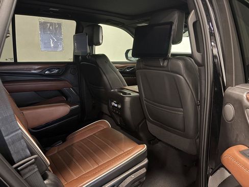 Used 2023 GMC Yukon Denali Ultimate AWD/4WD image 49