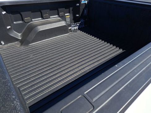 Used 2023 Chevrolet Silverado 1500 RST RWD image 9