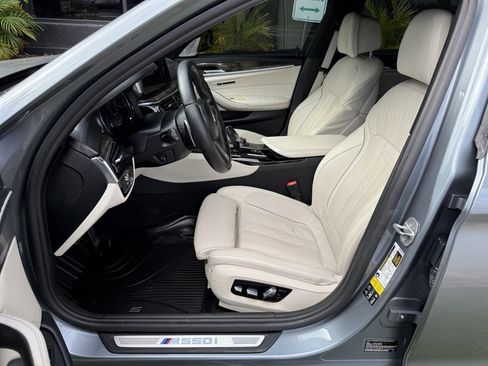 Used 2018 BMW M550i xDrive image 10