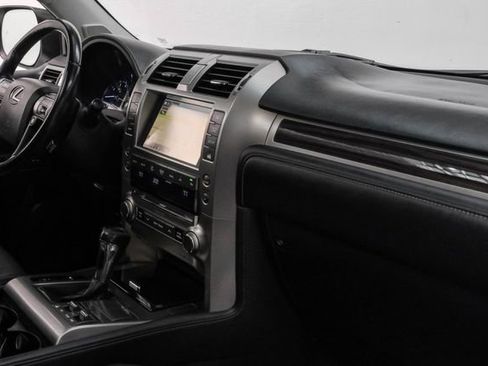 Used 2015 Lexus GX 460 image 26