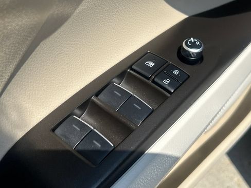 Certified 2022 Toyota Camry XLE FWD image 12