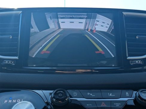 Used 2025 Chrysler Pacifica Select FWD image 20