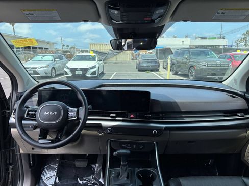 Used 2026 Kia Carnival FWD image 36