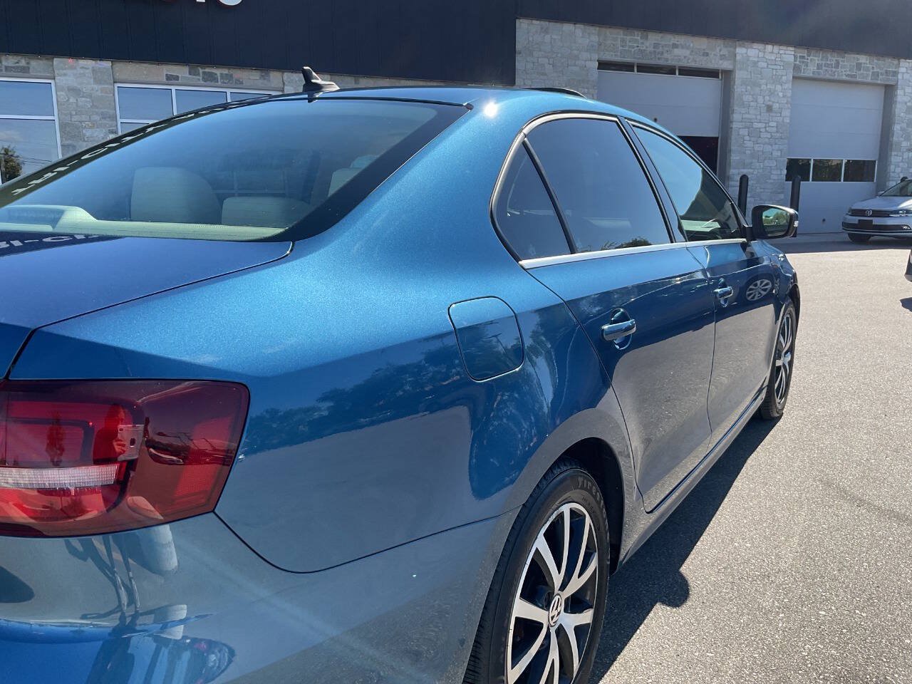 Used 2017 Volkswagen Jetta SE FWD image 8