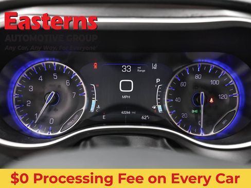 Used 2024 Chrysler Pacifica Touring-L FWD image 18