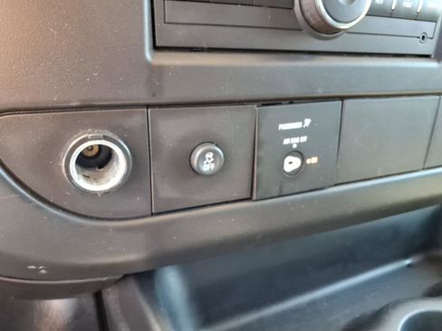 Used 2024 GMC Savana 2500 w/ Driver Convenience Package RWD image 17