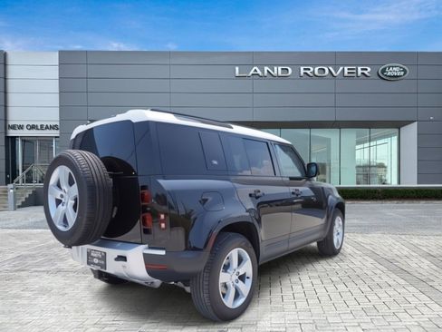 New 2024 Land Rover Defender 110 S image 3