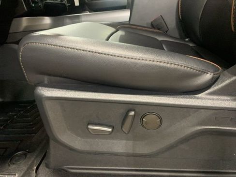 New 2026 Ford F250 Lariat w/ Black Appearance Package image 10