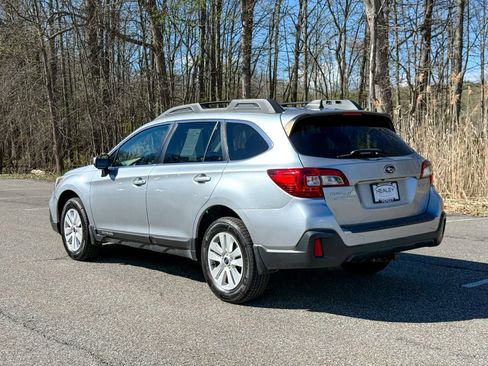 Used 2018 Subaru Outback 2.5i Premium AWD/4WD image 4