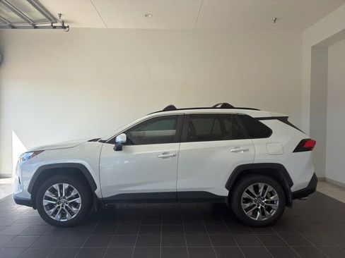 Used 2023 Toyota RAV4 XLE Premium image 1