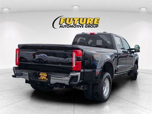 Certified 2025 Ford F350 Lariat w/ Lariat Ultimate Package image 4