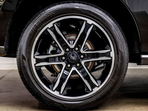 Used 2021 Ford Expedition Limited image 37