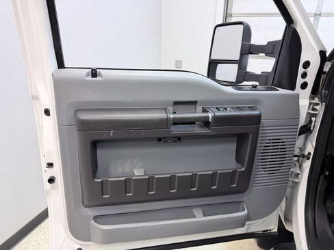 Used 2012 Ford F550 4x4 Crew Cab Super Duty w/ Payload Upgrade Pkg image 19