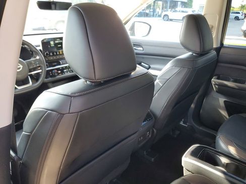 Certified 2023 Nissan Pathfinder Platinum AWD/4WD image 13