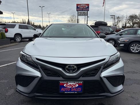 Used 2021 Toyota Camry SE image 10