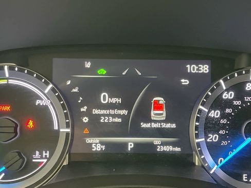 Used 2023 Toyota Highlander LE AWD/4WD image 15