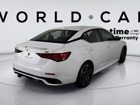 Used 2025 Nissan Sentra SR w/ SR Premium Package image 7