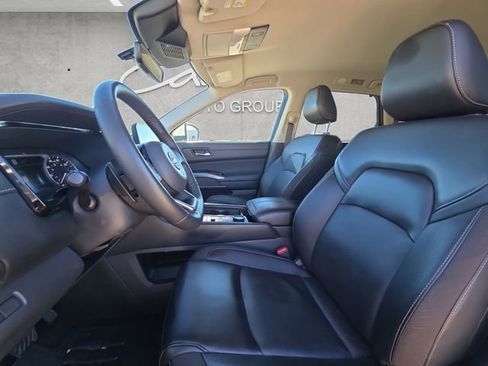 Used 2024 Nissan Pathfinder SL AWD/4WD image 19