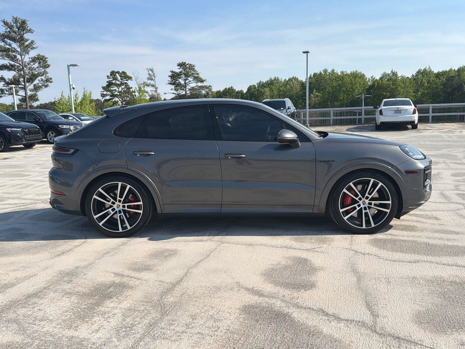 Used 2024 Porsche Cayenne S AWD/4WD image 4