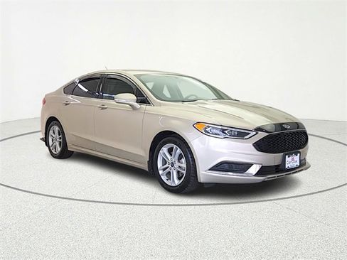 Used 2018 Ford Fusion SE w/ Fusion SE Technology Package image 1